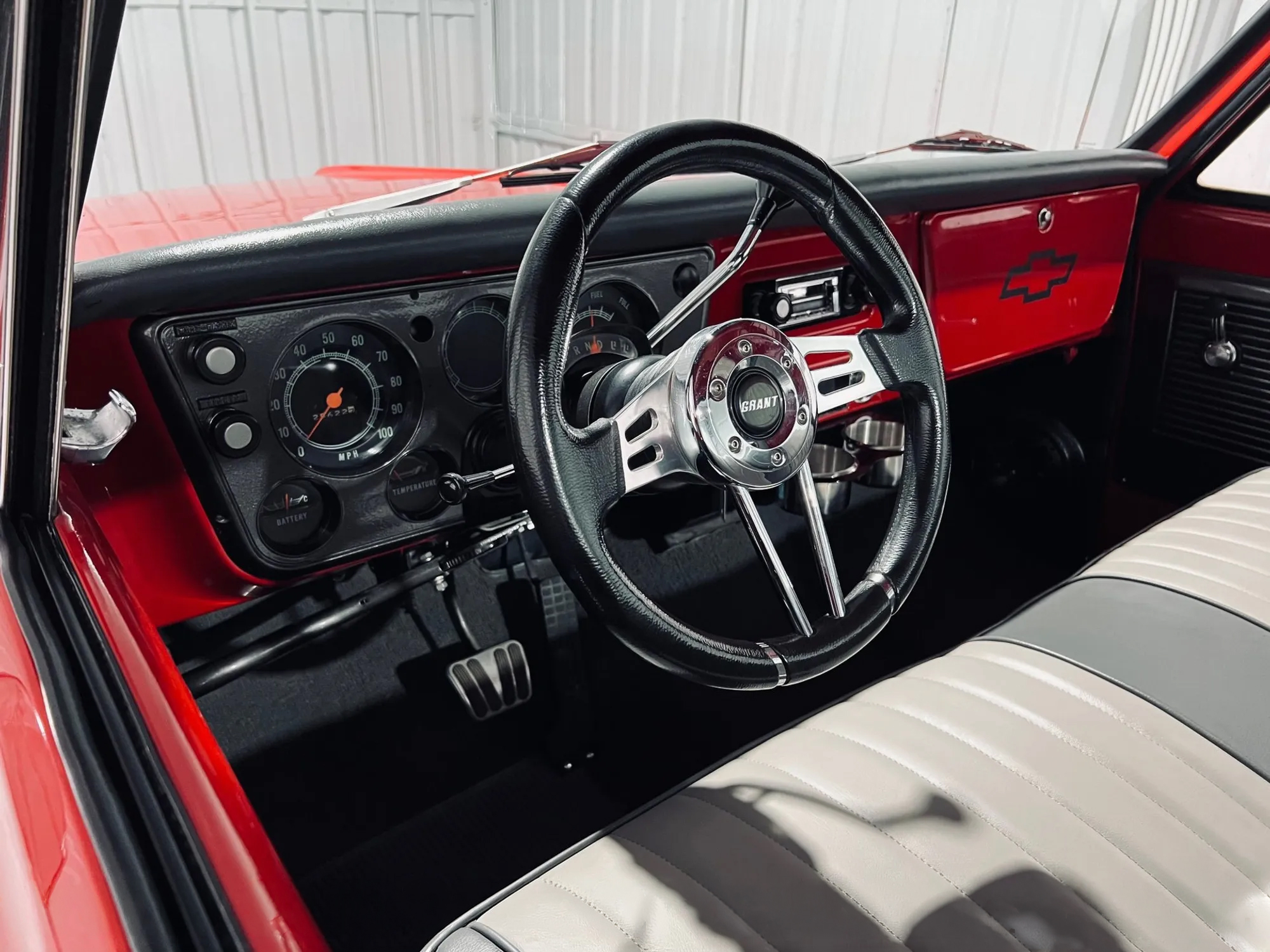 1968 CHEVROLET C10 - Image 10